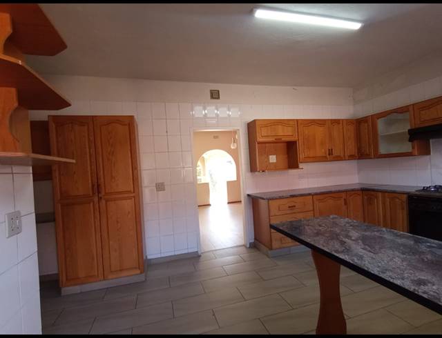 3 BEDROOM TOWNHOUSE FOR SALE IN THREE RIVERS PROPER